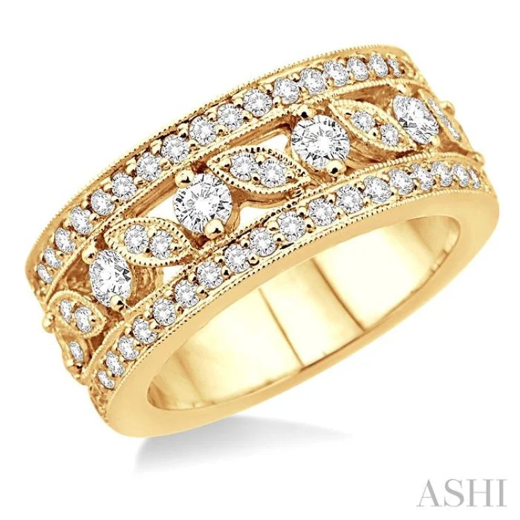 1 1/4 Ctw Diamond Wedding Band in 18K Yellow Gold