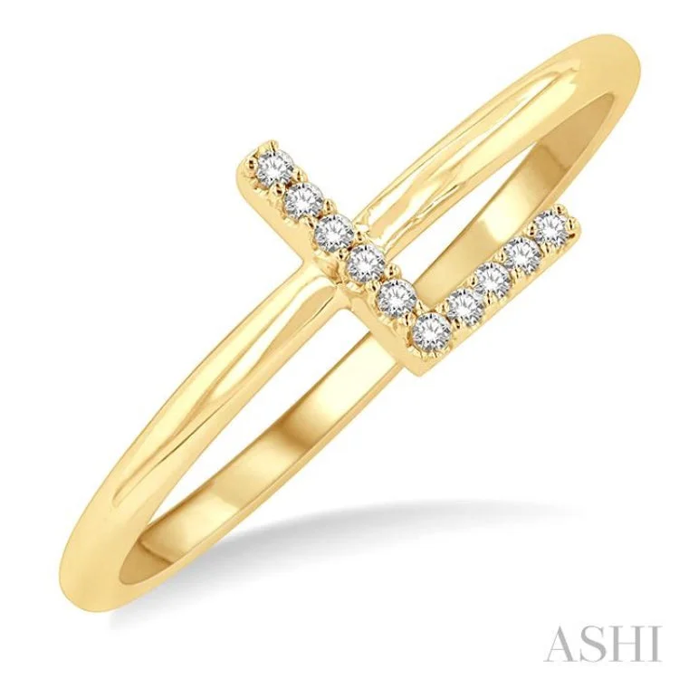 1/20 Ctw Initial 'L' Round Cut Diamond Fashion Ring in 10K Yellow Gold