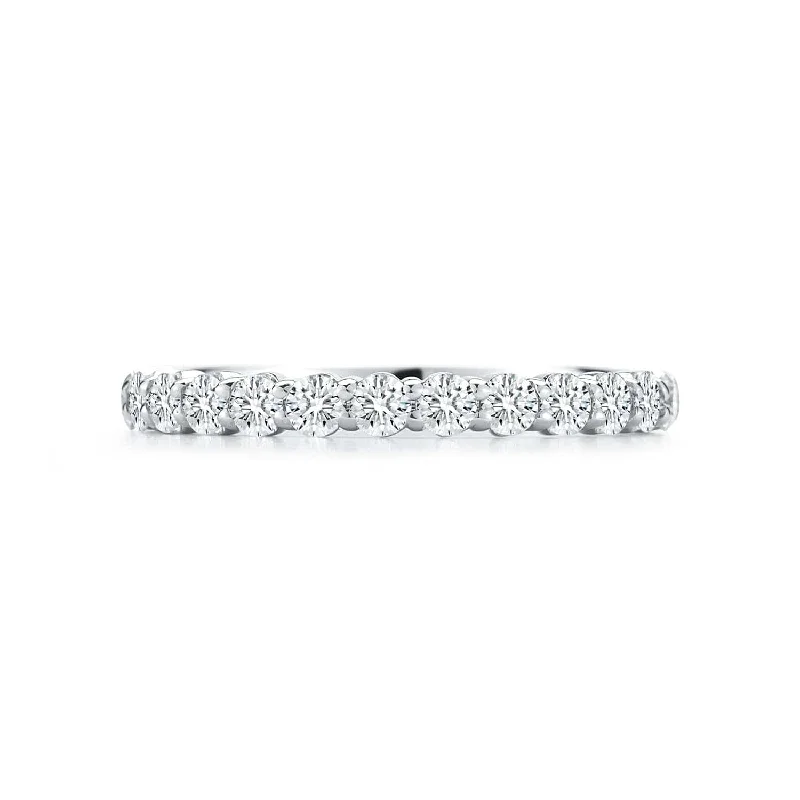 18K White Gold 13 Stone Round Diamond Wedding Ring