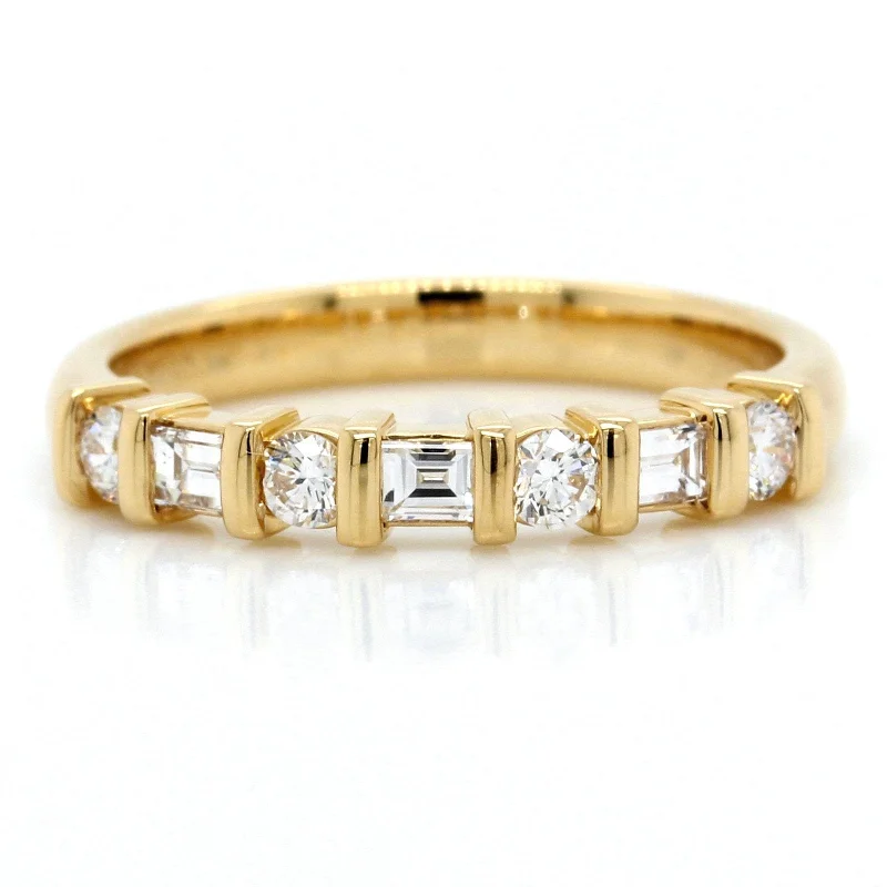 18K Yellow Gold Alternating Round and Baguette Cut Diamond Wedding Ring