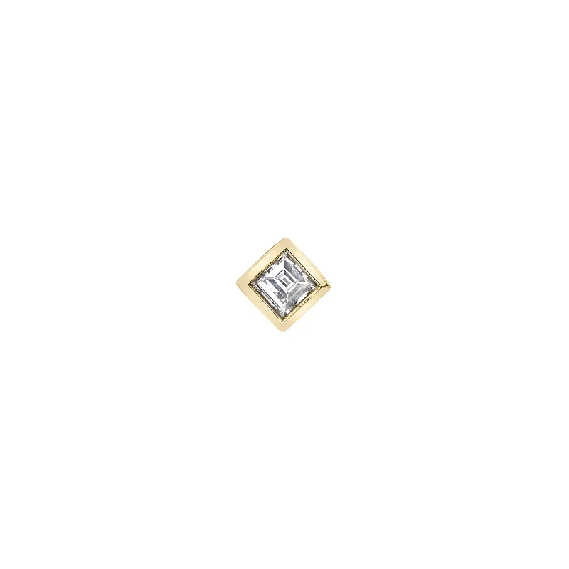 Solitaire Carre Diamond Bezel Stud - Yellow Gold