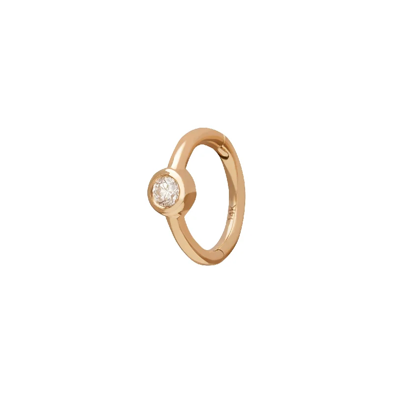 Round Bezel Huggie 6.5mm - Yellow Gold